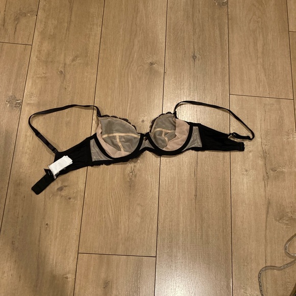 Size 32C Lace Bra - Picture 12 of 12